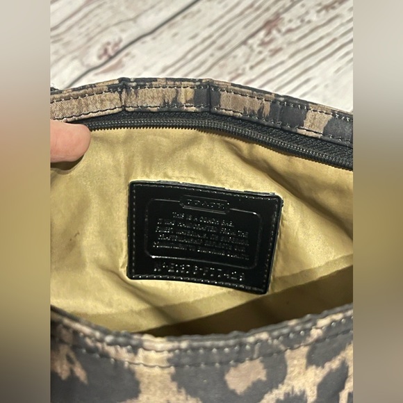 COACH packable crossbody cheetah print purse - Picture 5 of 9